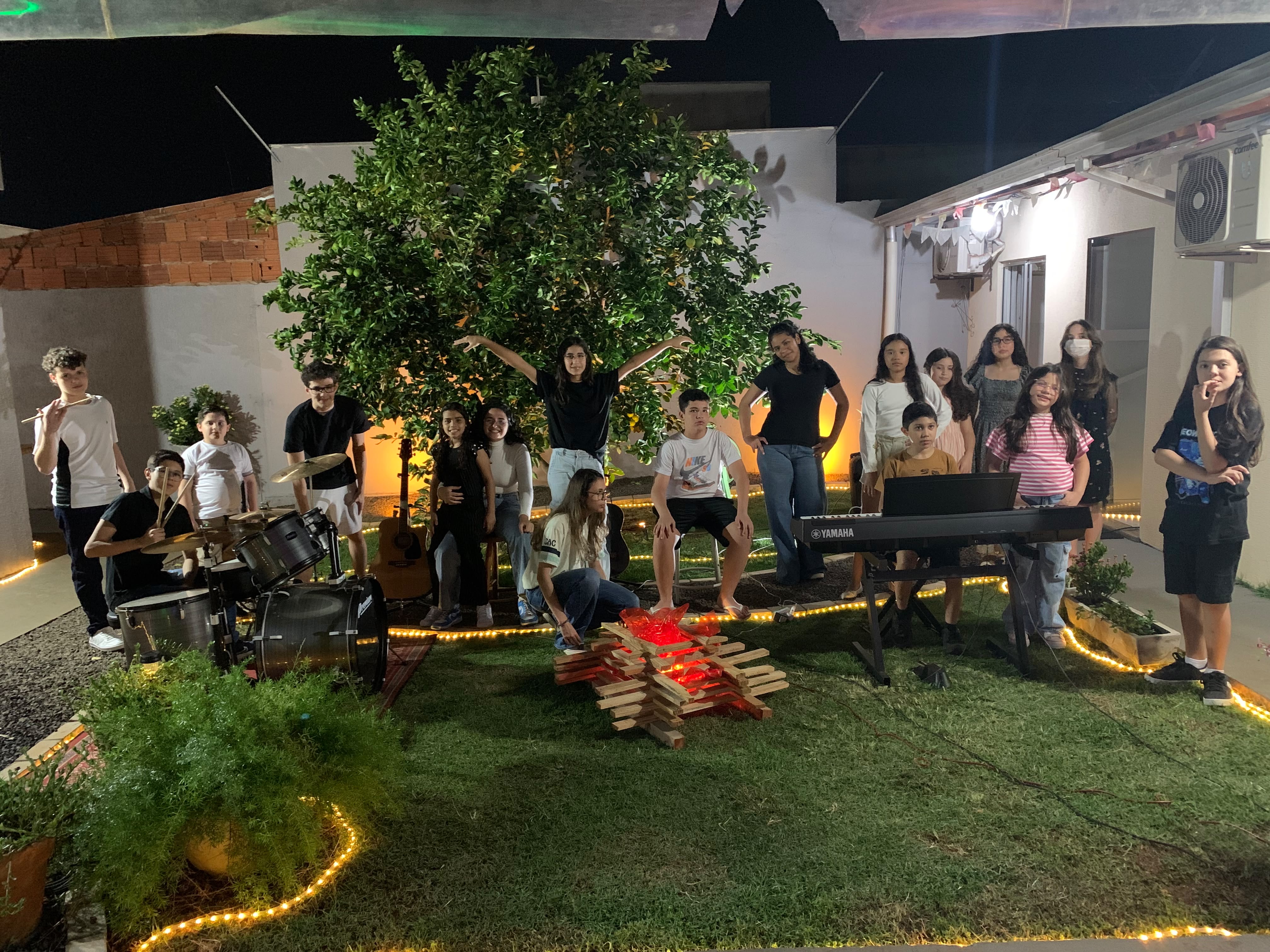 Apresentação musical ao ar livre na Pianíssima
